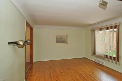 407 E 266th St, Euclid, OH 44132 photo 9