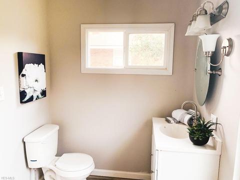 2215 Demington Ave NW, Canton, OH 44708 photo 9