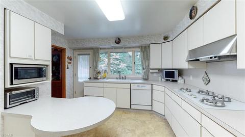 34520 Maple Dr, Solon, OH 44139 photo 10