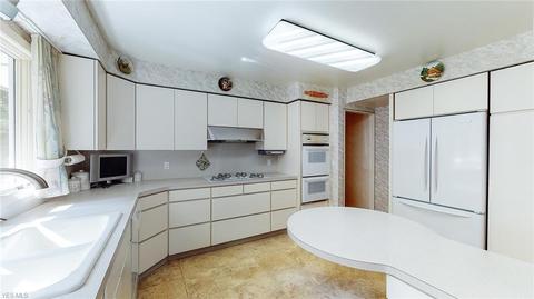 34520 Maple Dr, Solon, OH 44139 photo 12