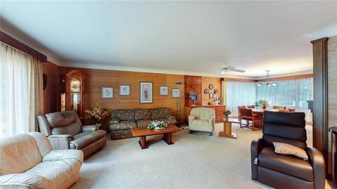 34520 Maple Dr, Solon, OH 44139 photo 4