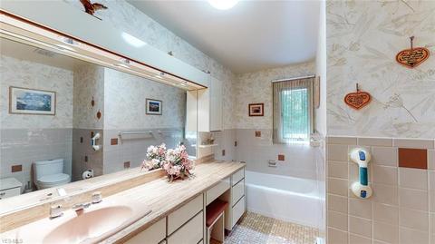 34520 Maple Dr, Solon, OH 44139 photo 13