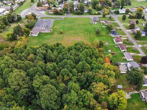 28 Hyde St, Wakeman, OH 44889 photo 4