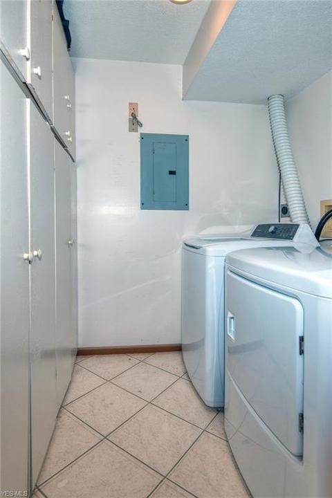 1133 Red Tail Hawk Ct #1, Youngstown, OH 44512 photo 8