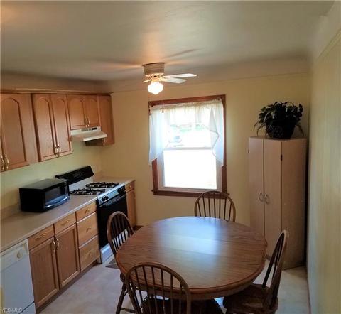 5411 Forest Ave, Parma, OH 44129 photo 4