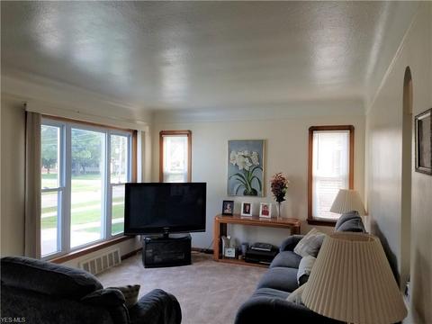 5411 Forest Ave, Parma, OH 44129 photo 5