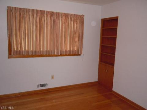 79 Baker St, Berea, OH 44017 photo 8