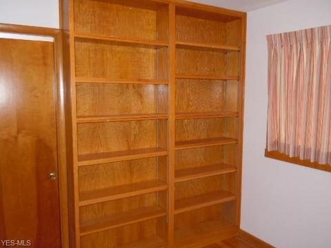 79 Baker St, Berea, OH 44017 photo 9