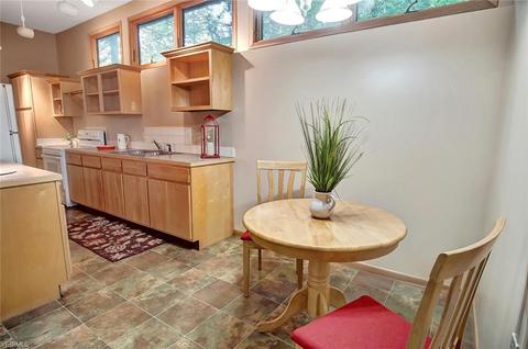 2312 Blake Rd, Wadsworth, OH 44281 photo 8