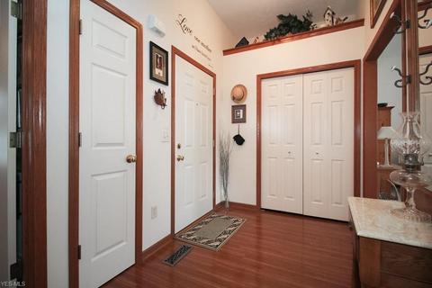 121 Gleneagle Dr, Elyria, OH 44035 photo 8