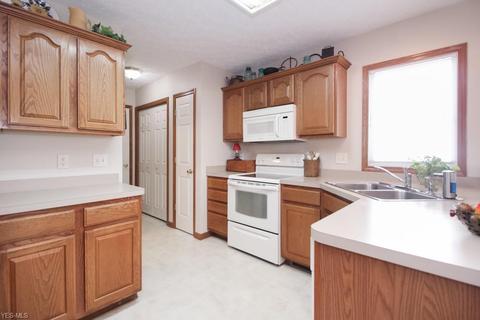 121 Gleneagle Dr, Elyria, OH 44035 photo 12