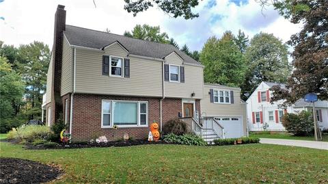 135 Maple Ave, Chardon, OH 44024 photo 3