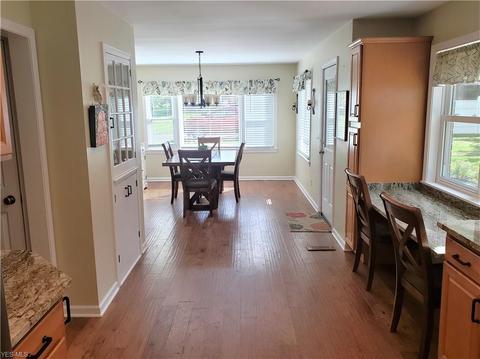 135 Maple Ave, Chardon, OH 44024 photo 13