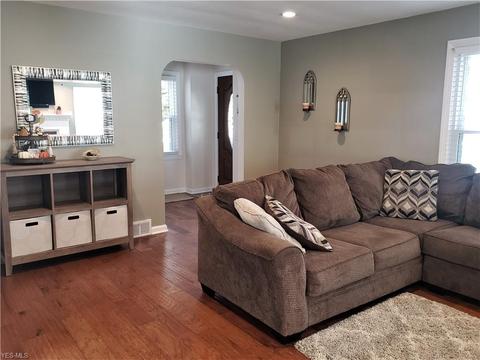 135 Maple Ave, Chardon, OH 44024 photo 18