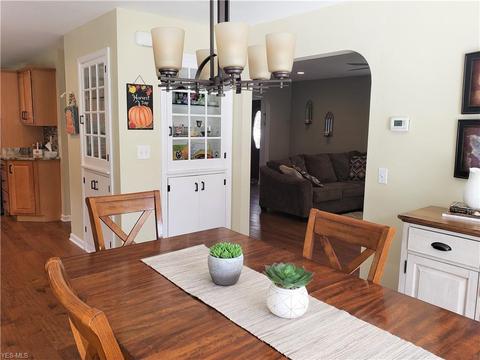 135 Maple Ave, Chardon, OH 44024 photo 14