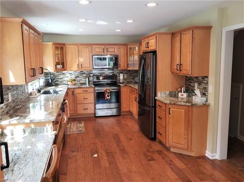 135 Maple Ave, Chardon, OH 44024 photo 10