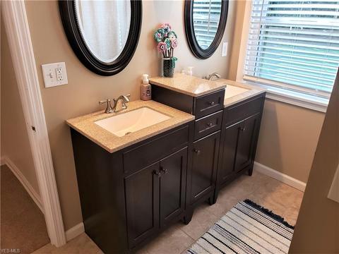 135 Maple Ave, Chardon, OH 44024 photo 25
