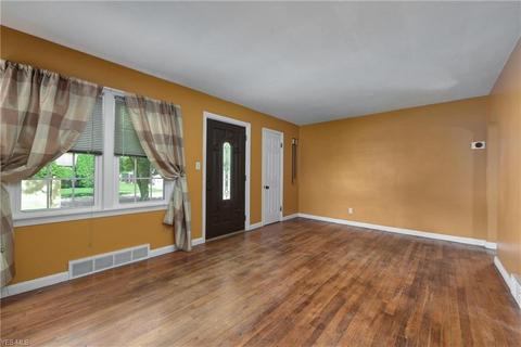 99 Jacqueline Dr, Berea, OH 44017 photo 10
