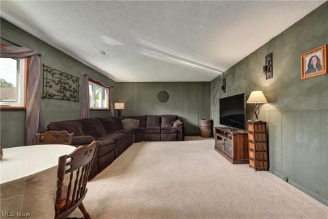 224 Hawthorne St, Elyria, OH 44035 photo 5
