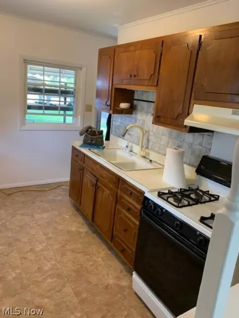 4084 Gregus Ave E, Lorain, OH 44055 photo 5