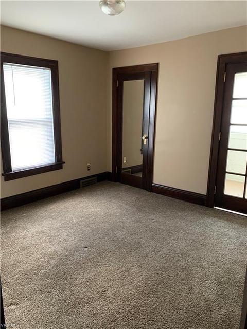 183 E Mapledale Ave, Akron, OH 44301 photo 9