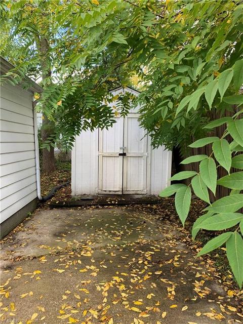 183 E Mapledale Ave, Akron, OH 44301 photo 5