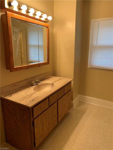 183 E Mapledale Ave, Akron, OH 44301 photo 18