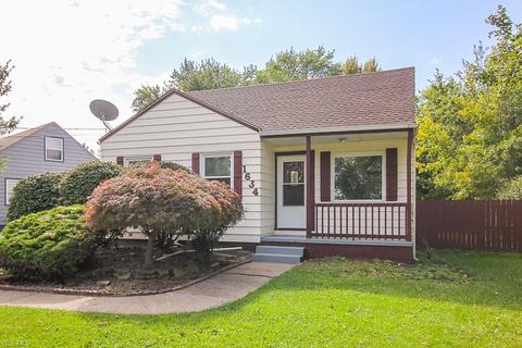 1634 Maple Dr, Lorain, OH 44052 photo 1
