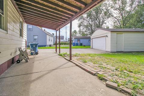 1634 Maple Dr, Lorain, OH 44052 photo 12