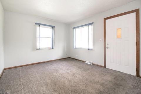 1634 Maple Dr, Lorain, OH 44052 photo 4