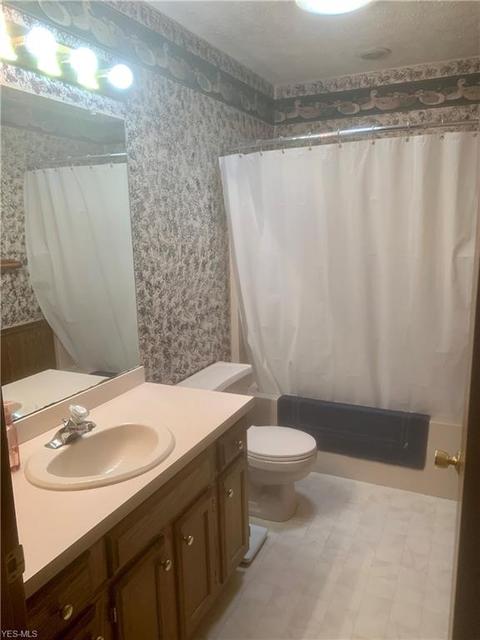 519 Hampton Dr, Elyria, OH 44035 photo 12