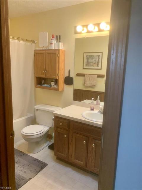 519 Hampton Dr, Elyria, OH 44035 photo 15