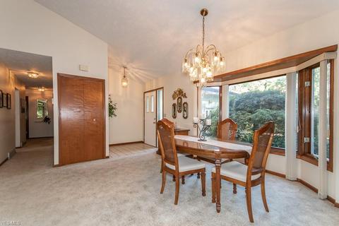 8469 Barbara Dr, Mentor, OH 44060 photo 4