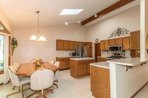 8469 Barbara Dr, Mentor, OH 44060 photo 10