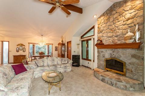 8469 Barbara Dr, Mentor, OH 44060 photo 5