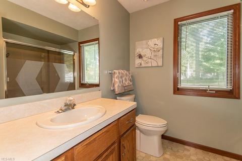 8469 Barbara Dr, Mentor, OH 44060 photo 23