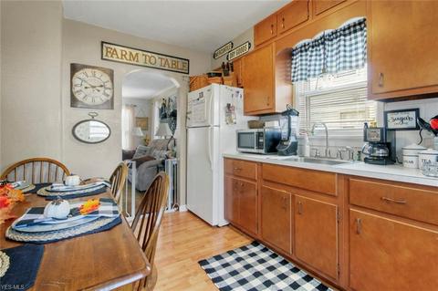 615 Sexton St, Struthers, OH 44471 photo 8