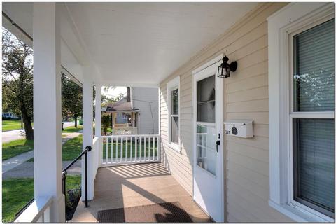 357 Berea St, Berea, OH 44017 photo 5