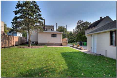 357 Berea St, Berea, OH 44017 photo 4