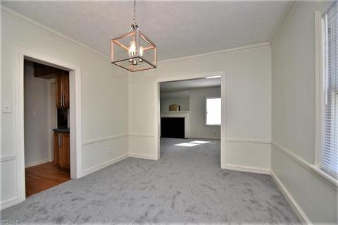 261 E 211th St, Euclid, OH 44123 photo 9