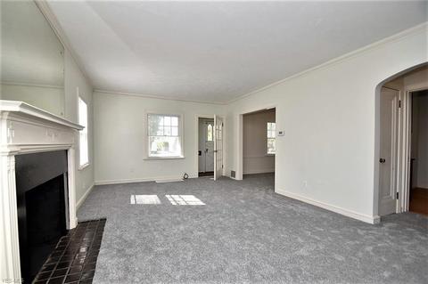 261 E 211th St, Euclid, OH 44123 photo 6