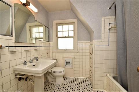 261 E 211th St, Euclid, OH 44123 photo 21