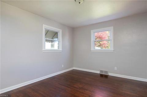 545 Creed St, Struthers, OH 44471 photo 8