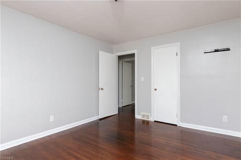 545 Creed St, Struthers, OH 44471 photo 9