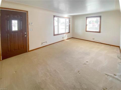 941 Garfield St, Struthers, OH 44471 photo 3