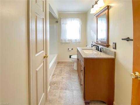 941 Garfield St, Struthers, OH 44471 photo 12