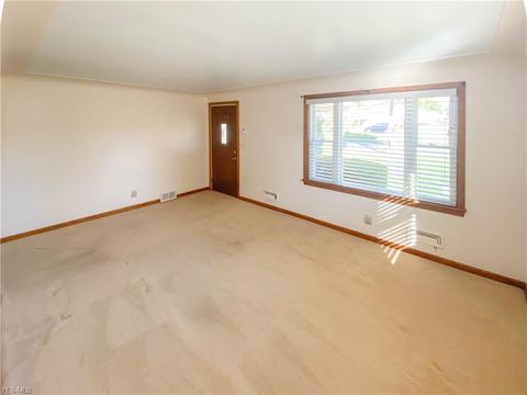 941 Garfield St, Struthers, OH 44471 photo 5