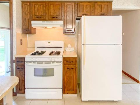 941 Garfield St, Struthers, OH 44471 photo 9