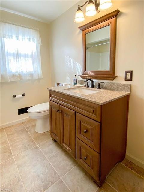 941 Garfield St, Struthers, OH 44471 photo 14