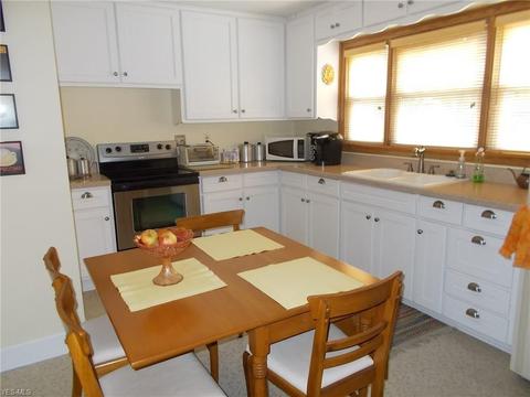 2224 W 10th St, Ashtabula, OH 44004 photo 5